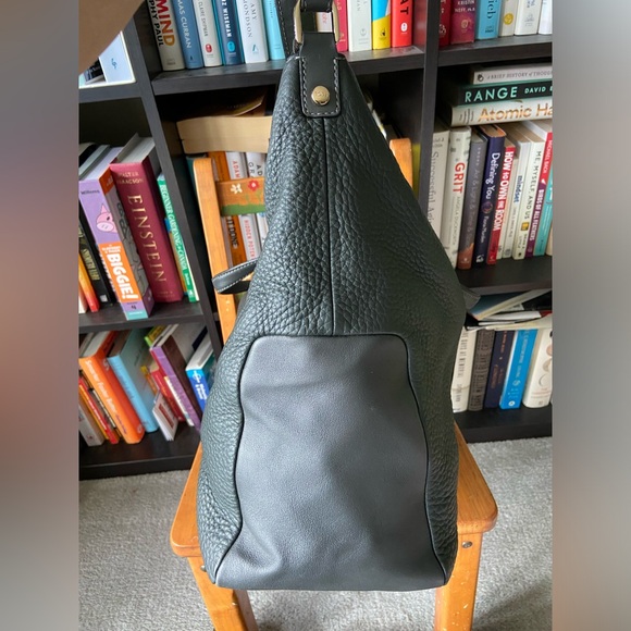 🌸SOLD🌸 Tod’s Miky Bauletto Grande (Large) in Graphite with Gold Hardware! - Picture 8 of 16